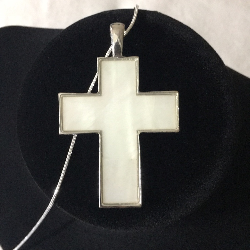 Cross Necklace White/Silver, 22 in Sterling Silver